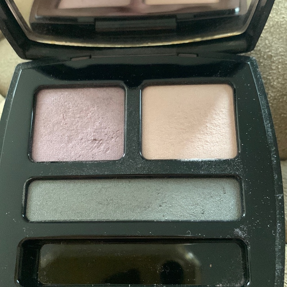 CHANEL trio eyeshadow palette- violet grill and peach shades